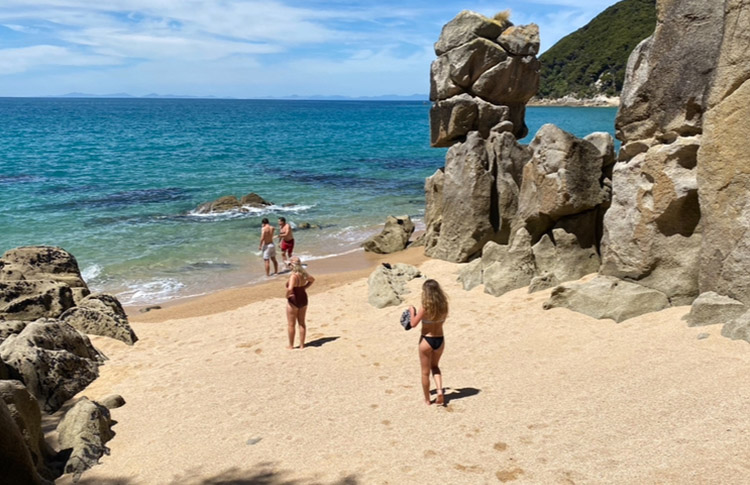 golden sands of Abel Tasman