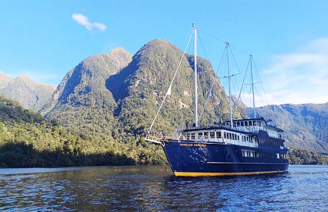 Overnight cruise Doubtful Sound