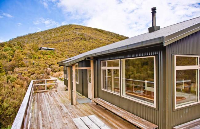 Perry Saddle Hut