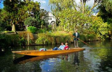 Punting on Avon River